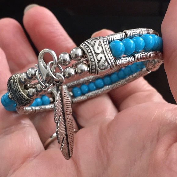 Vintage Jewelry - Silver tone & turquoise color bracelet